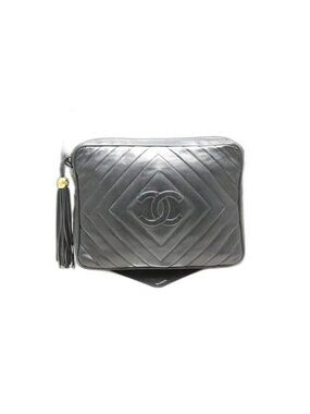 Chanel Diamond Stitch CC Logo Leather Shoulder Bag